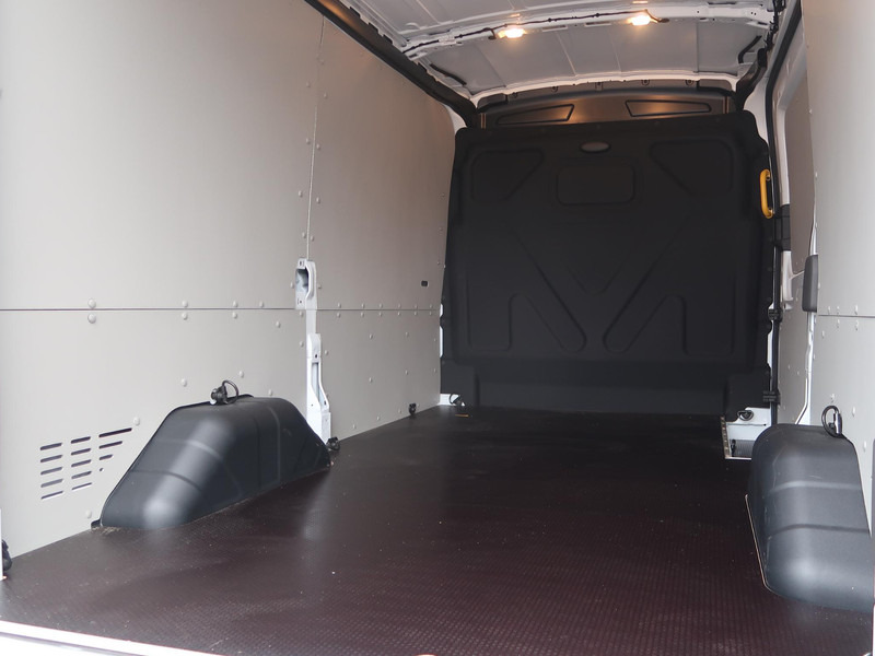 Furgon Ford Transit 350 2.0 TDCI L2H2 RWD CAMERA/ APPLE CARPLAY/ AIRCO/ CRUISE/ TREKHAAK: slika Furgon Ford Transit 350 2.0 TDCI L2H2 RWD CAMERA/ APPLE CARPLAY/ AIRCO/ CRUISE/ TREKHAAK