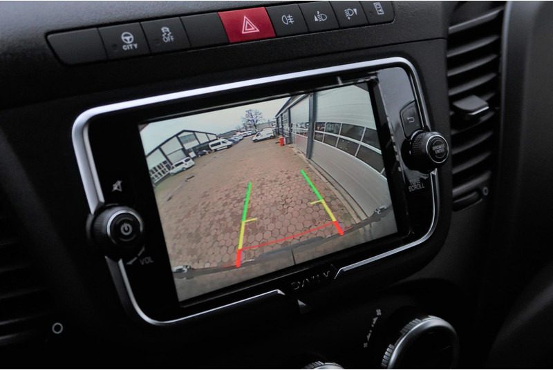 Furgon Iveco Daily 35S18HV 3.0 L2H2 BPM VRIJ/ AUT/ 2X SCHUIFDEUR/ CAMERA/ LED/ CRUISE/ CLIMA/ NAVI/: slika Furgon Iveco Daily 35S18HV 3.0 L2H2 BPM VRIJ/ AUT/ 2X SCHUIFDEUR/ CAMERA/ LED/ CRUISE/ CLIMA/ NAVI/