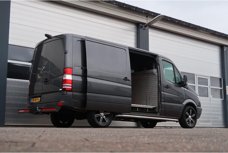 Mercedes-Benz Sprinter 313 2.2 CDI L2H1 AUT/ CAMERA/ 1E EIG/ 2X DEUR/ CRUISE/ AIRCO/ NAVI/ TREKHAAK - Furgon, Dostavno vozilo s dvostrukom kabinom: slika Mercedes-Benz Sprinter 313 2.2 CDI L2H1 AUT/ CAMERA/ 1E EIG/ 2X DEUR/ CRUISE/ AIRCO/ NAVI/ TREKHAAK - Furgon, Dostavno vozilo s dvostrukom kabinom Mercedes-Benz Sprinter 313 2.2 CDI L2H1 AUT/ CAMERA/ 1E EIG/ 2X DEUR/ CRUISE/ AIRCO/ NAVI/ TREKHAAK - Furgon, Dostavno vozilo s dvostrukom kabinom: slika Mercedes-Benz Sprinter 313 2.2 CDI L2H1 AUT/ CAMERA/ 1E EIG/ 2X DEUR/ CRUISE/ AIRCO/ NAVI/ TREKHAAK - Furgon, Dostavno vozilo s dvostrukom kabinom
