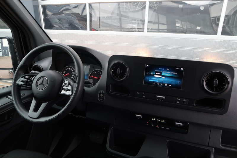 Mercedes-Benz Sprinter 317 CDI L2H2 AUT/ CAMERA/ MBUX/ CRUISE/ AIRCO - Furgon: slika Mercedes-Benz Sprinter 317 CDI L2H2 AUT/ CAMERA/ MBUX/ CRUISE/ AIRCO - Furgon Mercedes-Benz Sprinter 317 CDI L2H2 AUT/ CAMERA/ MBUX/ CRUISE/ AIRCO - Furgon: slika Mercedes-Benz Sprinter 317 CDI L2H2 AUT/ CAMERA/ MBUX/ CRUISE/ AIRCO - Furgon