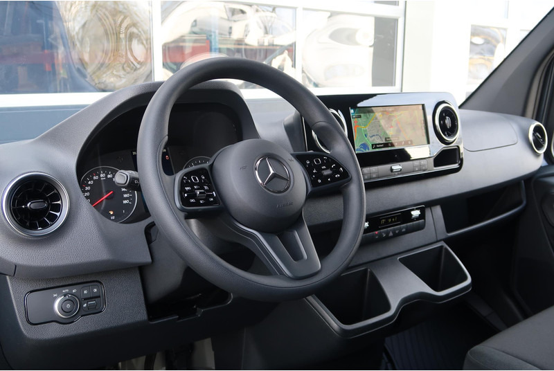 Mercedes-Benz Sprinter 317 CDI L2H2 RWD BPM VRIJ/ AUT/ 3.5T/ LED/ CAMERA/ MBUX/ CRUISE/ CLIMA - Furgon: slika Mercedes-Benz Sprinter 317 CDI L2H2 RWD BPM VRIJ/ AUT/ 3.5T/ LED/ CAMERA/ MBUX/ CRUISE/ CLIMA - Furgon Mercedes-Benz Sprinter 317 CDI L2H2 RWD BPM VRIJ/ AUT/ 3.5T/ LED/ CAMERA/ MBUX/ CRUISE/ CLIMA - Furgon: slika Mercedes-Benz Sprinter 317 CDI L2H2 RWD BPM VRIJ/ AUT/ 3.5T/ LED/ CAMERA/ MBUX/ CRUISE/ CLIMA - Furgon