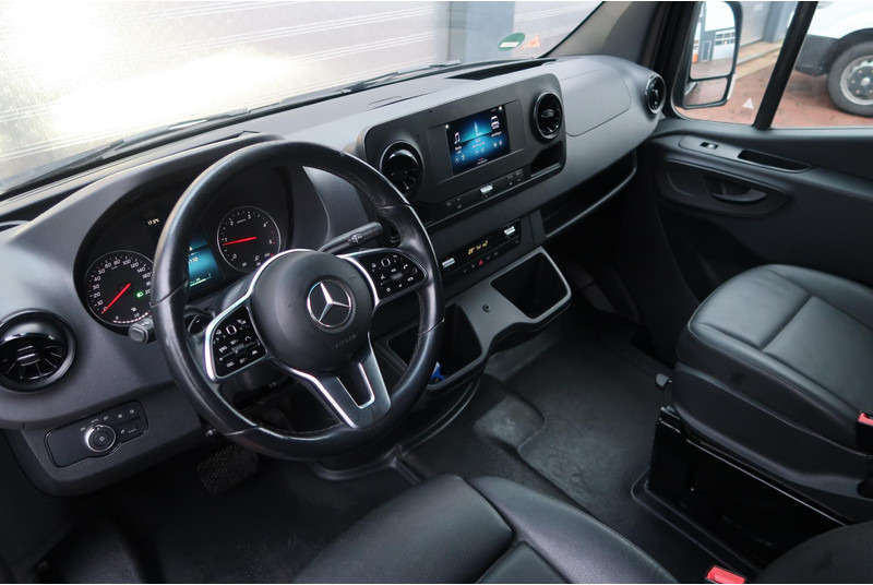 Mercedes-Benz Sprinter 319 1.9 CDI L2H1 AUT/ CAMERA/ LED/ ACC/ CLIMA/ MBUX/ TREKHAAK - Furgon: slika Mercedes-Benz Sprinter 319 1.9 CDI L2H1 AUT/ CAMERA/ LED/ ACC/ CLIMA/ MBUX/ TREKHAAK - Furgon Mercedes-Benz Sprinter 319 1.9 CDI L2H1 AUT/ CAMERA/ LED/ ACC/ CLIMA/ MBUX/ TREKHAAK - Furgon: slika Mercedes-Benz Sprinter 319 1.9 CDI L2H1 AUT/ CAMERA/ LED/ ACC/ CLIMA/ MBUX/ TREKHAAK - Furgon