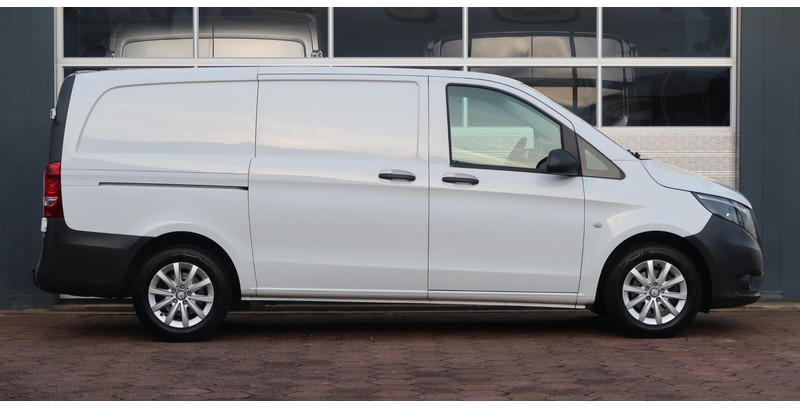 Mali kombi Mercedes-Benz Vito 111 CDI Lang AIRCO/ CRUISE/ TREKHAAK: slika Mali kombi Mercedes-Benz Vito 111 CDI Lang AIRCO/ CRUISE/ TREKHAAK