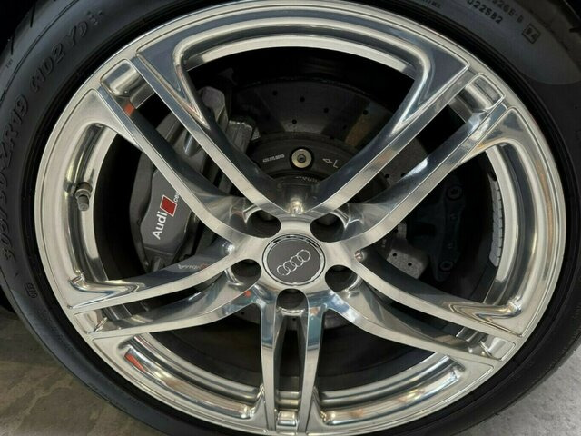 AUDI R8 4.2 FSI V8 quattro Coupé makellos!... - Automobil: slika AUDI R8 4.2 FSI V8 quattro Coupé makellos!... - Automobil AUDI R8 4.2 FSI V8 quattro Coupé makellos!... - Automobil: slika AUDI R8 4.2 FSI V8 quattro Coupé makellos!... - Automobil