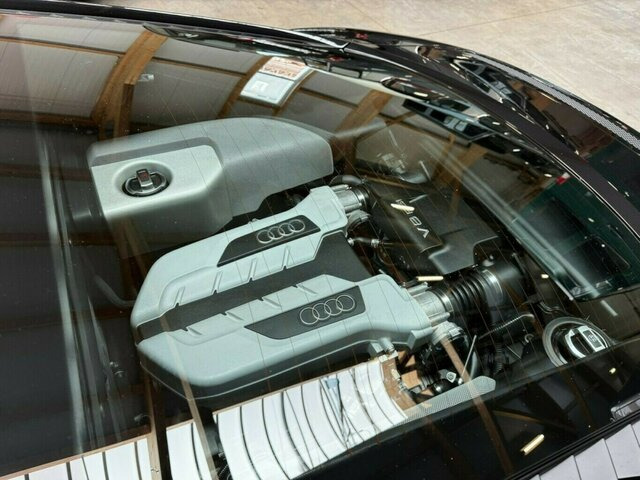 AUDI R8 4.2 FSI V8 quattro Coupé makellos!... - Automobil: slika AUDI R8 4.2 FSI V8 quattro Coupé makellos!... - Automobil AUDI R8 4.2 FSI V8 quattro Coupé makellos!... - Automobil: slika AUDI R8 4.2 FSI V8 quattro Coupé makellos!... - Automobil