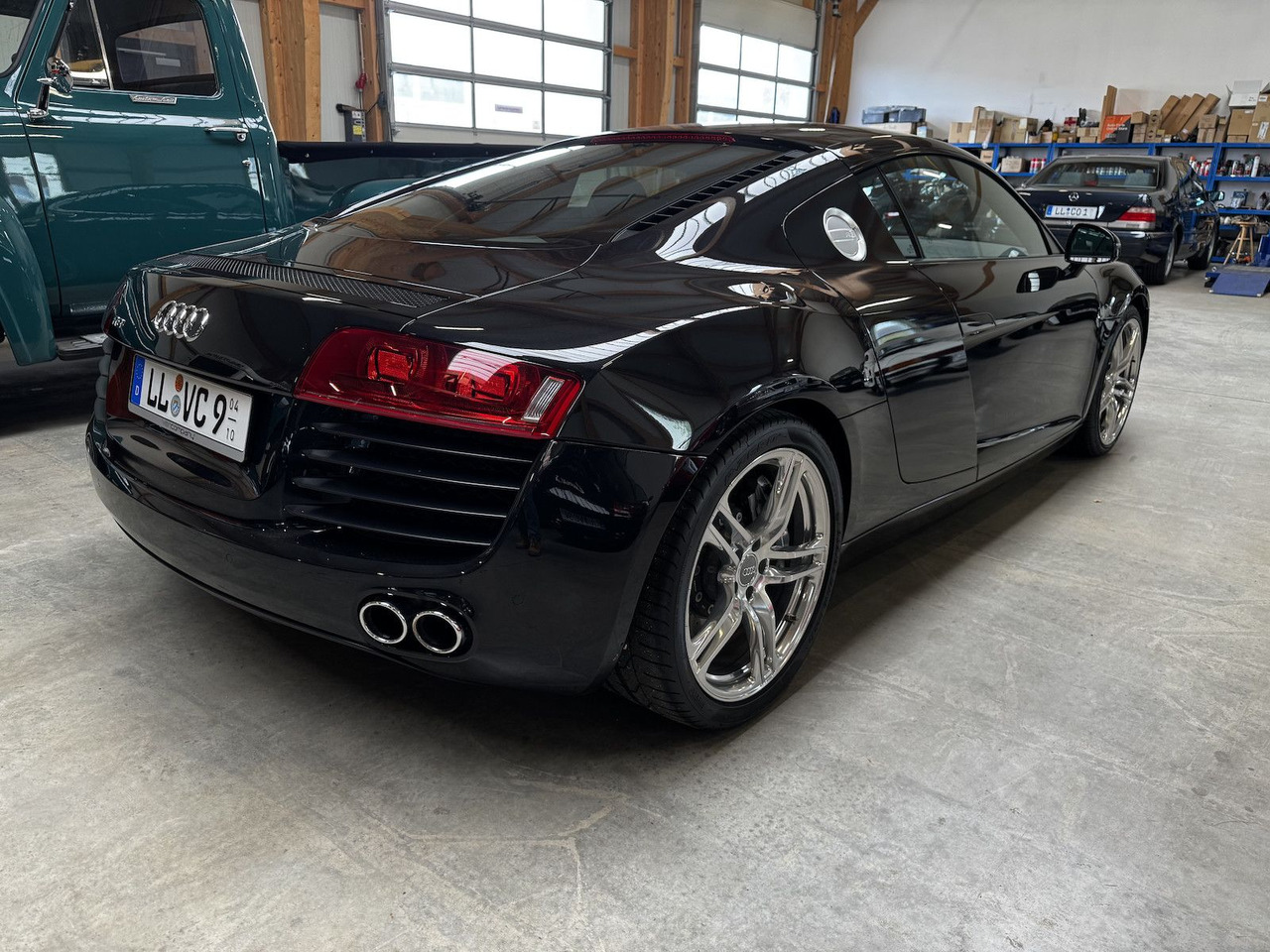 Automobil Audi R8 4.2 FSI V8 quattro Coupé: slika Automobil Audi R8 4.2 FSI V8 quattro Coupé