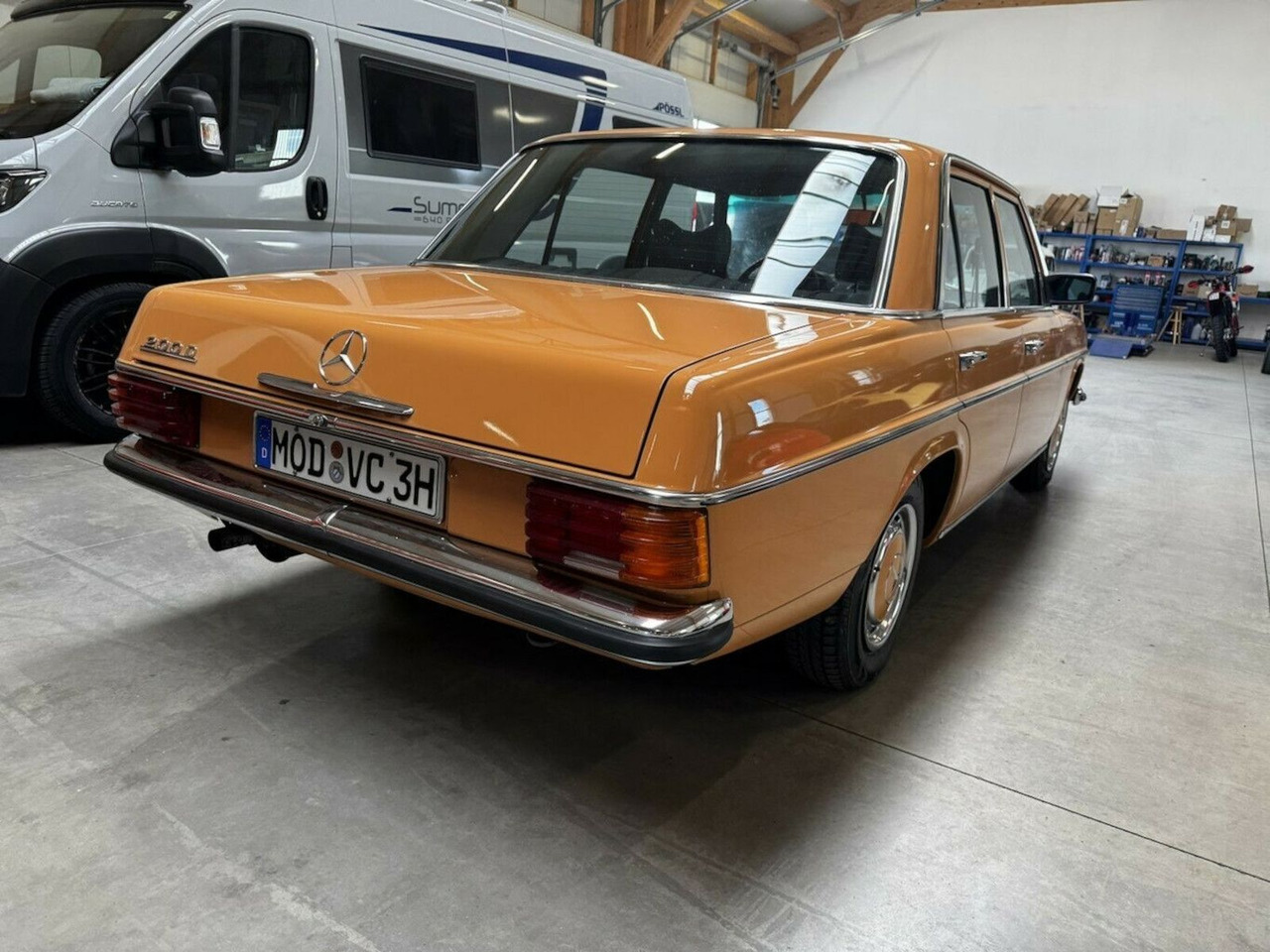 Mercedes-Benz 200 D/8 - Limuzina: slika Mercedes-Benz 200 D/8 - Limuzina Mercedes-Benz 200 D/8 - Limuzina: slika Mercedes-Benz 200 D/8 - Limuzina