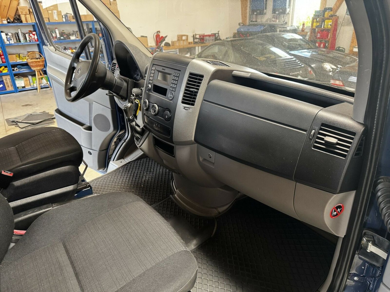 Dostavno vozilo s ravnom platformom, Dostavno vozilo s dvostrukom kabinom Mercedes-Benz Sprinter 313 CDI Doka 4x4 Allrad AHK 3.5t: slika Dostavno vozilo s ravnom platformom, Dostavno vozilo s dvostrukom kabinom Mercedes-Benz Sprinter 313 CDI Doka 4x4 Allrad AHK 3.5t