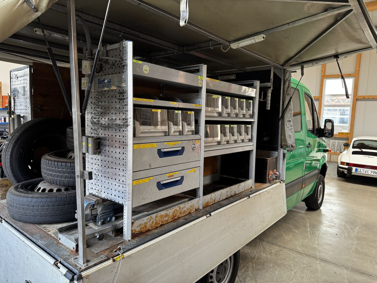 Dostavno vozilo s ravnom platformom, Dostavno vozilo s dvostrukom kabinom Mercedes-Benz Sprinter 315 CDI Doka 4x4 Allrad Untersetzung: slika Dostavno vozilo s ravnom platformom, Dostavno vozilo s dvostrukom kabinom Mercedes-Benz Sprinter 315 CDI Doka 4x4 Allrad Untersetzung