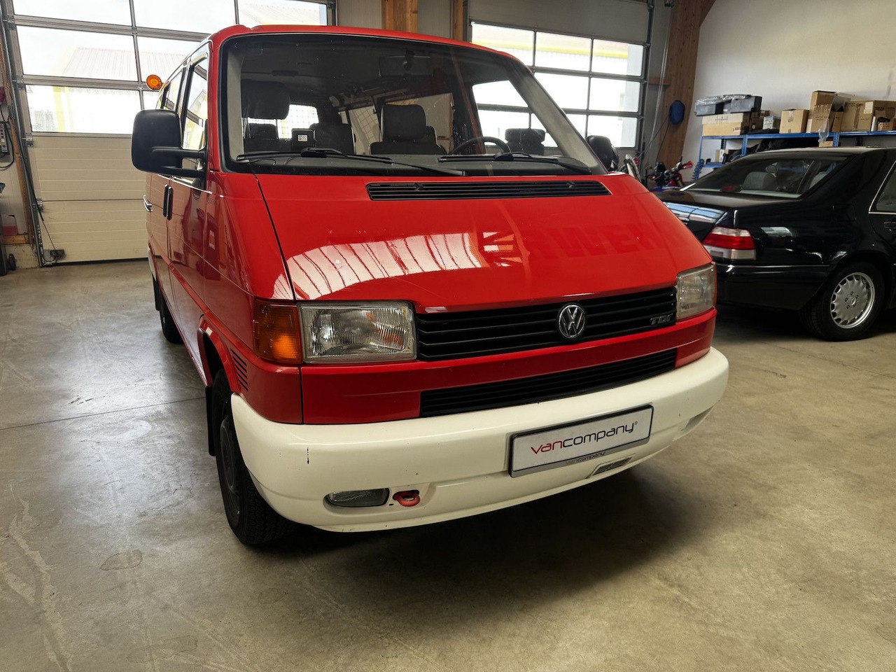 Volkswagen T4 2.5 TDI Syncro 4x4 7-Sitzer 1. Hand! - Putnički kombi: slika Volkswagen T4 2.5 TDI Syncro 4x4 7-Sitzer 1. Hand! - Putnički kombi Volkswagen T4 2.5 TDI Syncro 4x4 7-Sitzer 1. Hand! - Putnički kombi: slika Volkswagen T4 2.5 TDI Syncro 4x4 7-Sitzer 1. Hand! - Putnički kombi