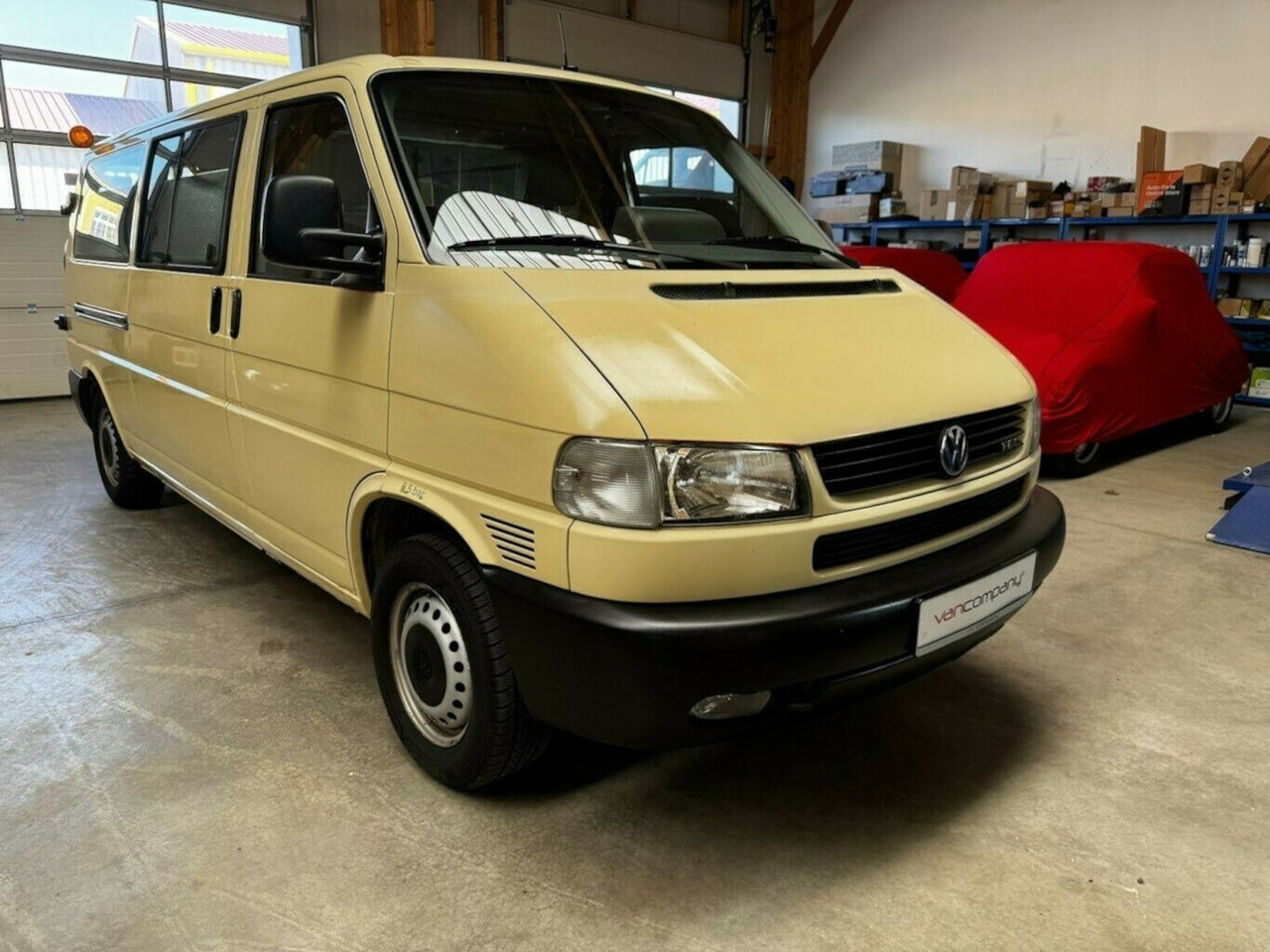 Volkswagen T4 2.5 TDI Syncro 4x4 lang 1. Hand! - Furgon: slika Volkswagen T4 2.5 TDI Syncro 4x4 lang 1. Hand! - Furgon Volkswagen T4 2.5 TDI Syncro 4x4 lang 1. Hand! - Furgon: slika Volkswagen T4 2.5 TDI Syncro 4x4 lang 1. Hand! - Furgon