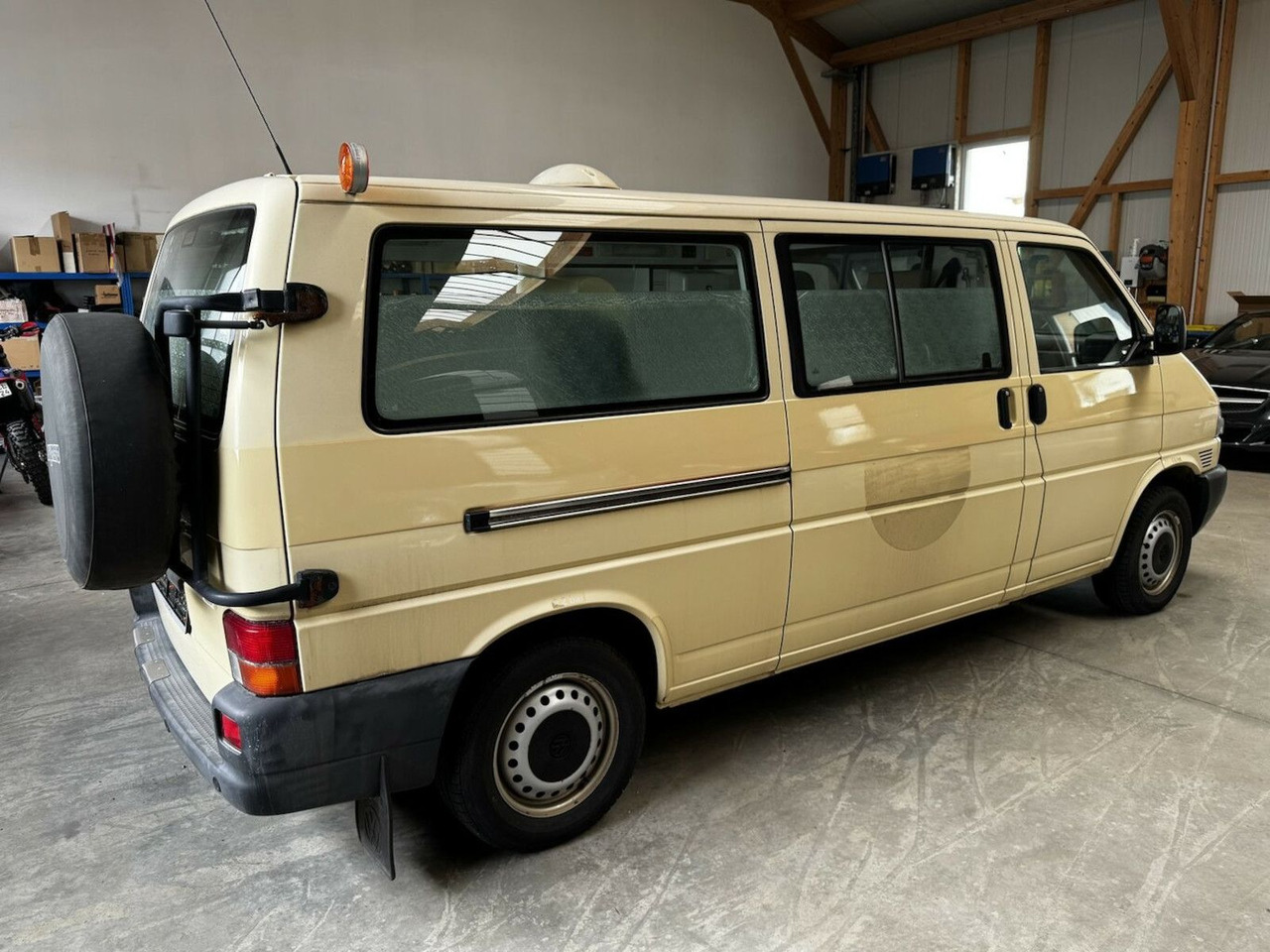 Volkswagen T4 2.5 TDI Syncro 4x4 lang 1. Hand! - Furgon: slika Volkswagen T4 2.5 TDI Syncro 4x4 lang 1. Hand! - Furgon Volkswagen T4 2.5 TDI Syncro 4x4 lang 1. Hand! - Furgon: slika Volkswagen T4 2.5 TDI Syncro 4x4 lang 1. Hand! - Furgon