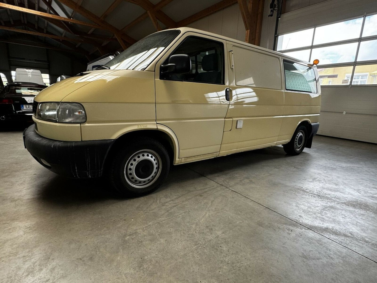 Volkswagen T4 2.5 TDI Syncro 4x4 lang 1. Hand! - Furgon: slika Volkswagen T4 2.5 TDI Syncro 4x4 lang 1. Hand! - Furgon Volkswagen T4 2.5 TDI Syncro 4x4 lang 1. Hand! - Furgon: slika Volkswagen T4 2.5 TDI Syncro 4x4 lang 1. Hand! - Furgon