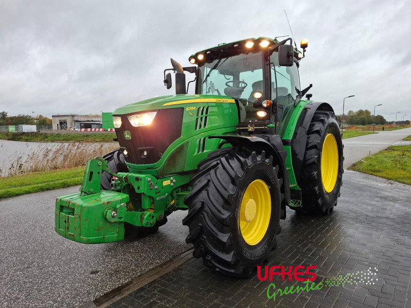 John Deere 6215 R - Traktor: slika John Deere 6215 R - Traktor John Deere 6215 R - Traktor: slika John Deere 6215 R - Traktor