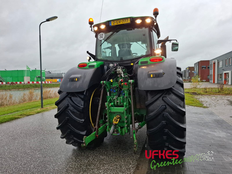 John Deere 6215 R - Traktor: slika John Deere 6215 R - Traktor John Deere 6215 R - Traktor: slika John Deere 6215 R - Traktor