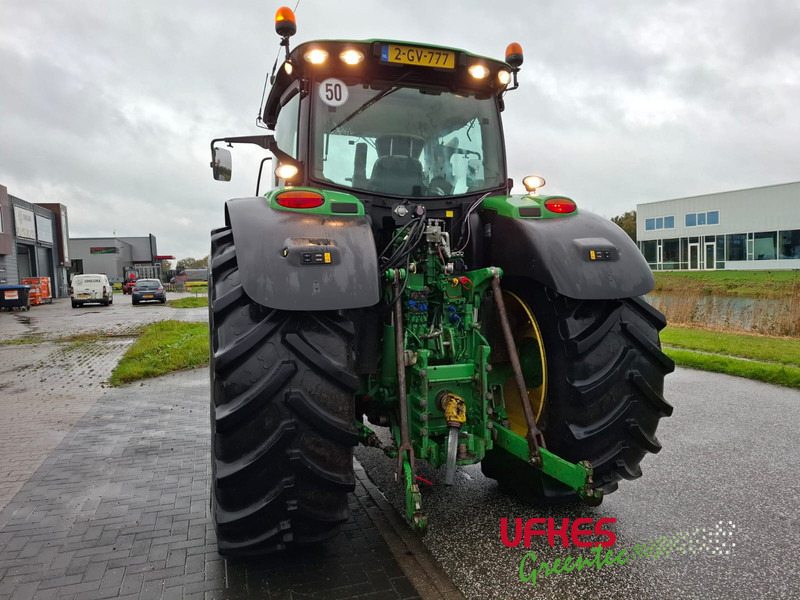John Deere 6215 R - Traktor: slika John Deere 6215 R - Traktor John Deere 6215 R - Traktor: slika John Deere 6215 R - Traktor