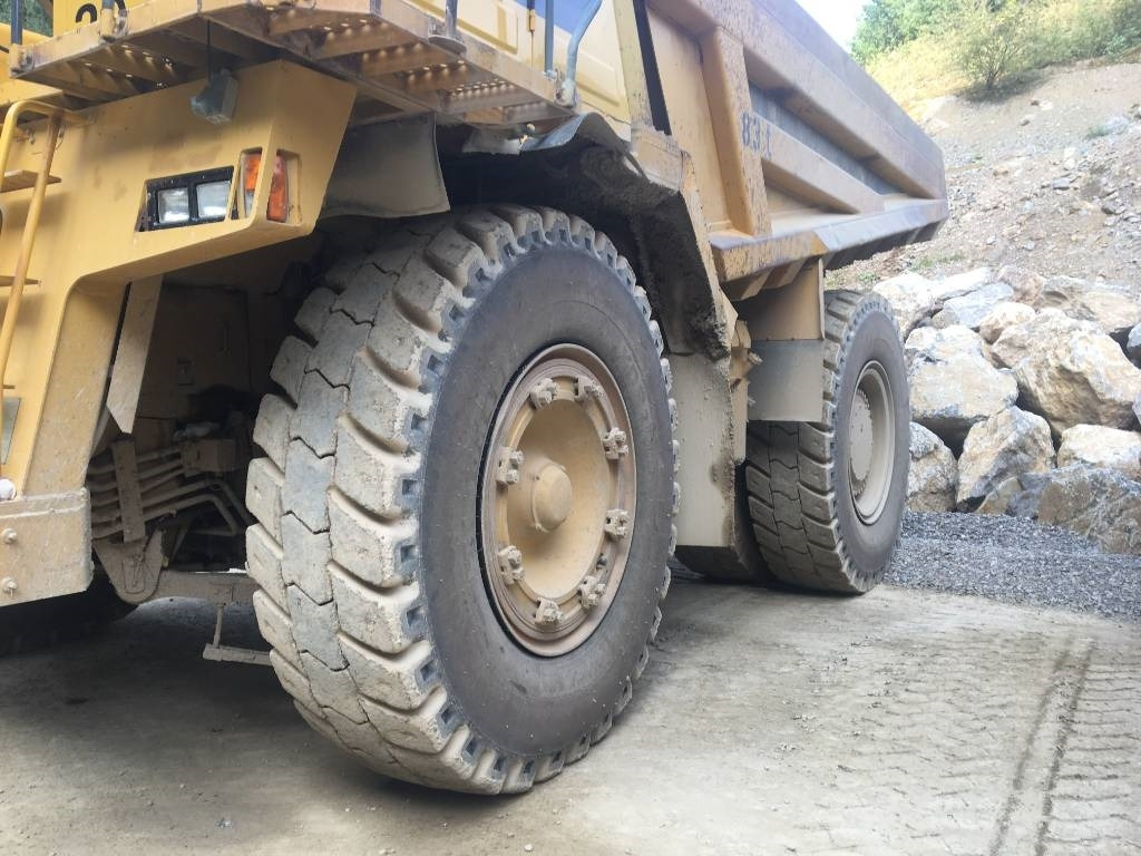 Komatsu HD 785-3 - Kruti istovarivač/ Kamion za prijevoz kamenja: slika Komatsu HD 785-3 - Kruti istovarivač/ Kamion za prijevoz kamenja Komatsu HD 785-3 - Kruti istovarivač/ Kamion za prijevoz kamenja: slika Komatsu HD 785-3 - Kruti istovarivač/ Kamion za prijevoz kamenja