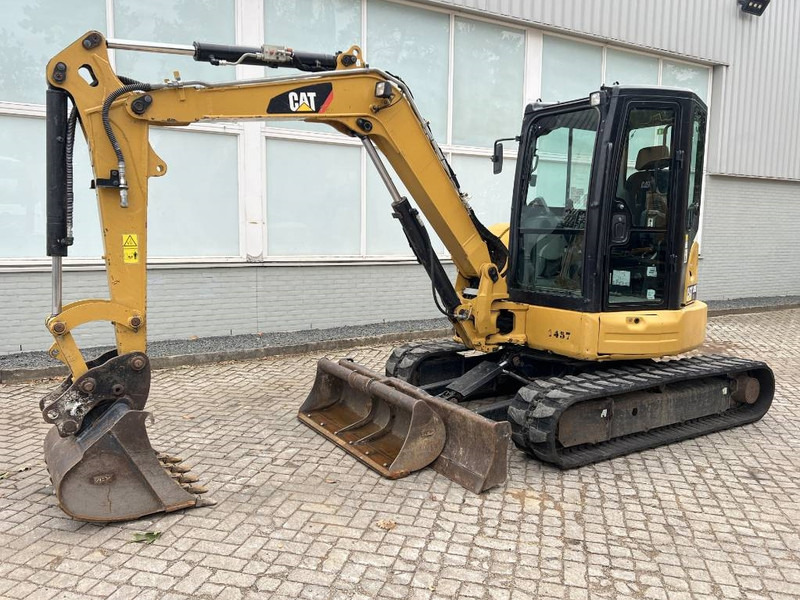 Cat 305 E2 CR 2019 - Mini bager: slika Cat 305 E2 CR 2019 - Mini bager Cat 305 E2 CR 2019 - Mini bager: slika Cat 305 E2 CR 2019 - Mini bager