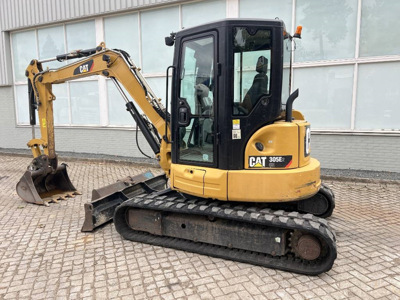 Cat 305 E2 CR 2019 - Mini bager: slika Cat 305 E2 CR 2019 - Mini bager Cat 305 E2 CR 2019 - Mini bager: slika Cat 305 E2 CR 2019 - Mini bager
