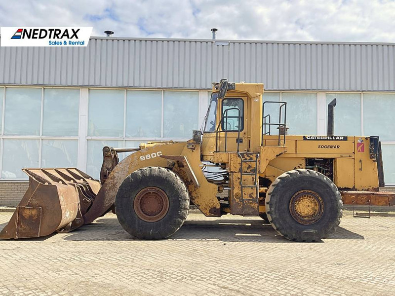 Cat 980C - Utovarivač na kotačima: slika Cat 980C - Utovarivač na kotačima Cat 980C - Utovarivač na kotačima: slika Cat 980C - Utovarivač na kotačima