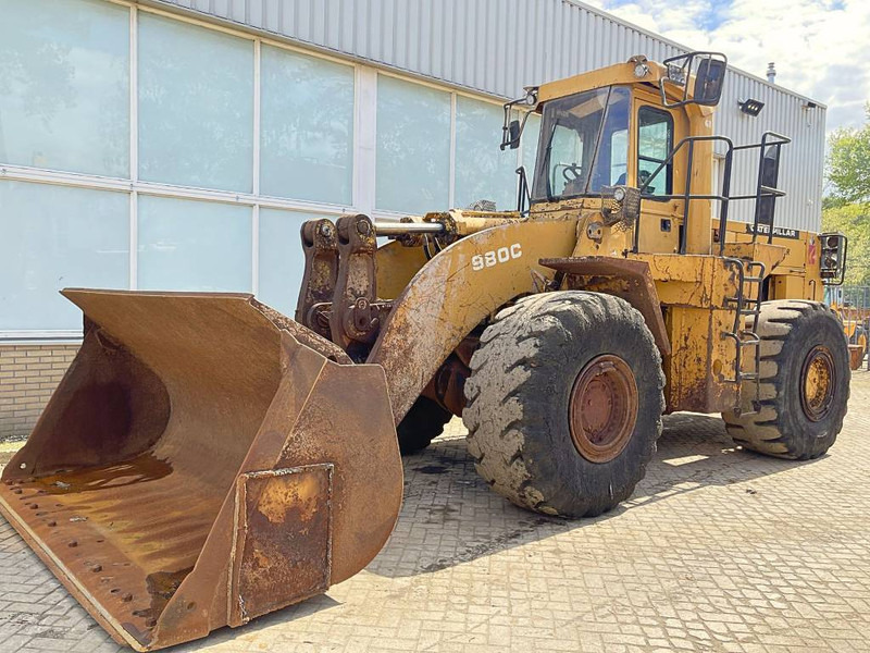 Cat 980C - Utovarivač na kotačima: slika Cat 980C - Utovarivač na kotačima Cat 980C - Utovarivač na kotačima: slika Cat 980C - Utovarivač na kotačima