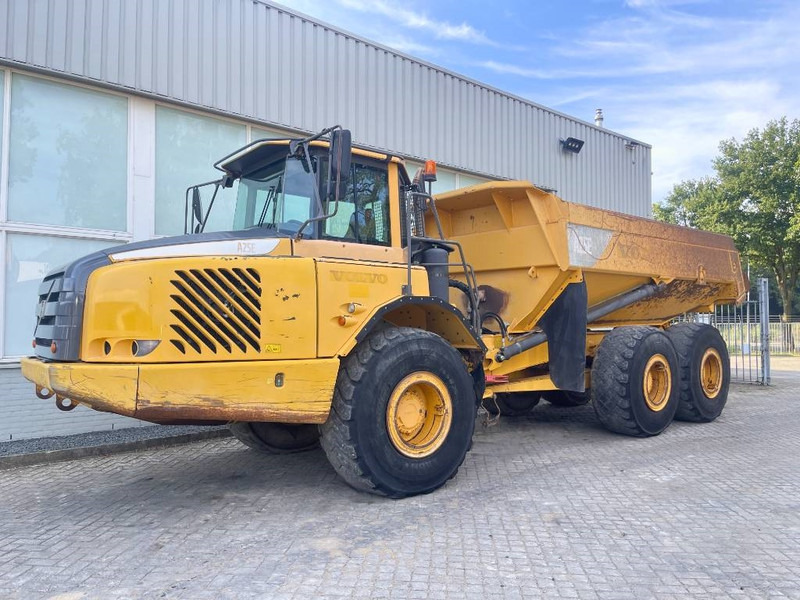 Volvo A 25 E 2007 - Zglobni istovarivač: slika Volvo A 25 E 2007 - Zglobni istovarivač Volvo A 25 E 2007 - Zglobni istovarivač: slika Volvo A 25 E 2007 - Zglobni istovarivač