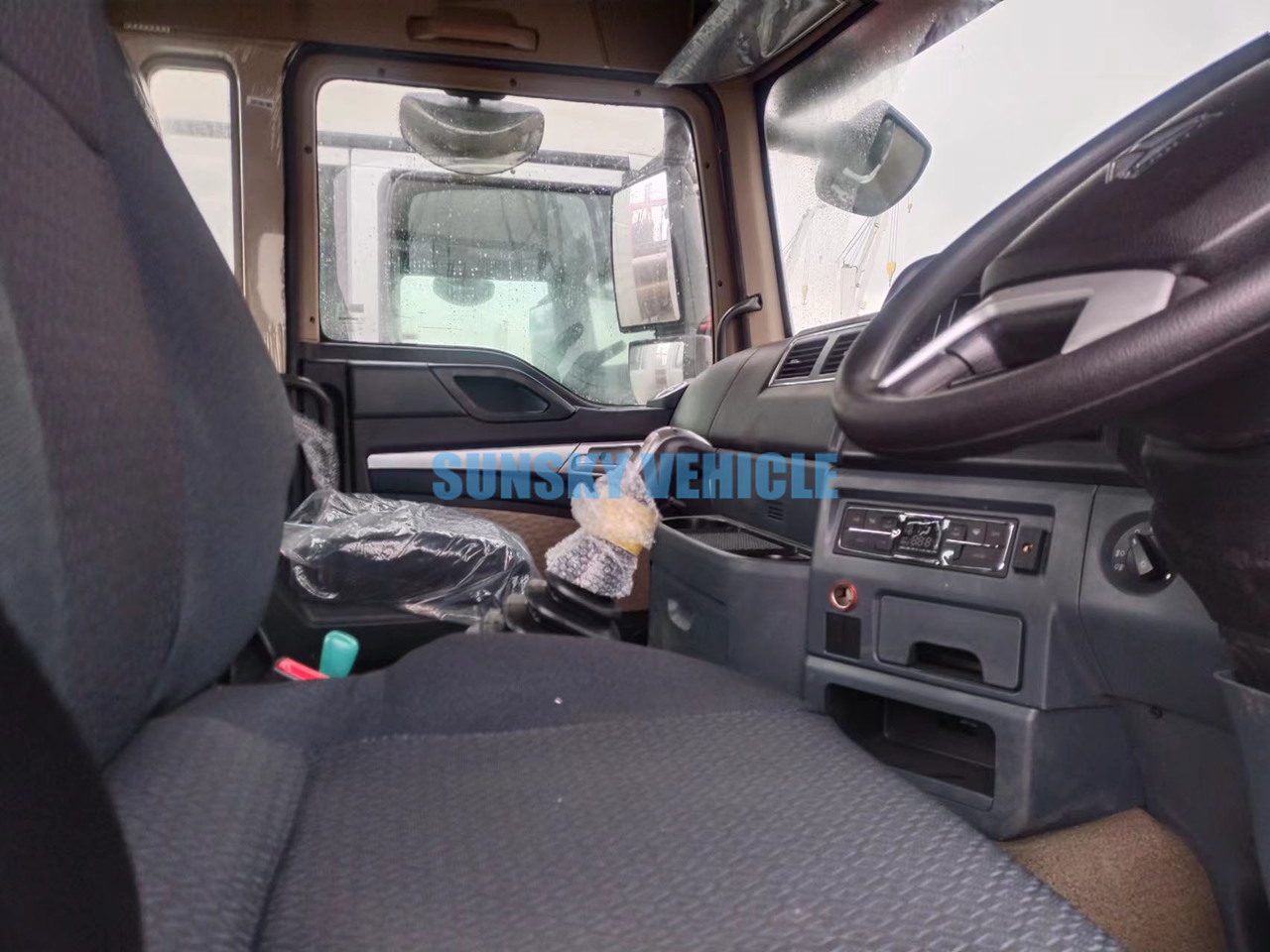 HOWO Brand New TX 6X4 400HP Tractor Head - Tegljač: slika HOWO Brand New TX 6X4 400HP Tractor Head - Tegljač HOWO Brand New TX 6X4 400HP Tractor Head - Tegljač: slika HOWO Brand New TX 6X4 400HP Tractor Head - Tegljač