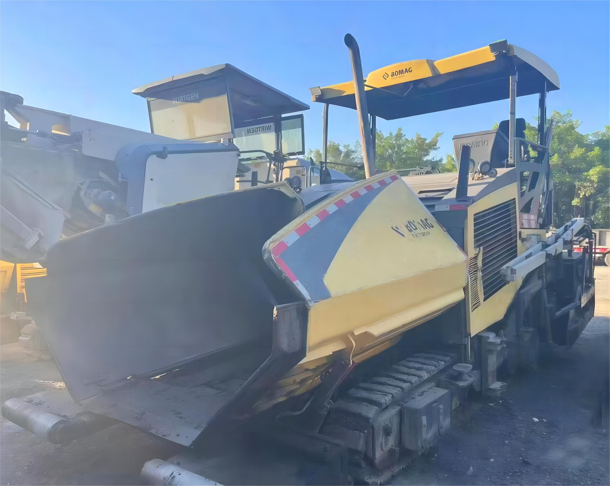 BOMAG BF800C Asphalt Paver Machine Used Asphalt Paver - Finišer za asfalt: slika BOMAG BF800C Asphalt Paver Machine Used Asphalt Paver - Finišer za asfalt BOMAG BF800C Asphalt Paver Machine Used Asphalt Paver - Finišer za asfalt: slika BOMAG BF800C Asphalt Paver Machine Used Asphalt Paver - Finišer za asfalt