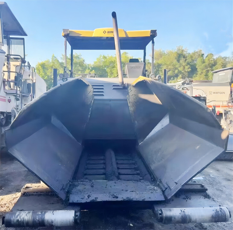 BOMAG BF800C Asphalt Paver Machine Used Asphalt Paver - Finišer za asfalt: slika BOMAG BF800C Asphalt Paver Machine Used Asphalt Paver - Finišer za asfalt BOMAG BF800C Asphalt Paver Machine Used Asphalt Paver - Finišer za asfalt: slika BOMAG BF800C Asphalt Paver Machine Used Asphalt Paver - Finišer za asfalt