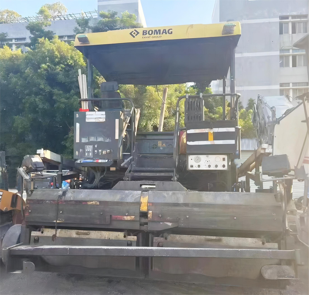 BOMAG BF800C Asphalt Paver Machine Used Asphalt Paver - Finišer za asfalt: slika BOMAG BF800C Asphalt Paver Machine Used Asphalt Paver - Finišer za asfalt BOMAG BF800C Asphalt Paver Machine Used Asphalt Paver - Finišer za asfalt: slika BOMAG BF800C Asphalt Paver Machine Used Asphalt Paver - Finišer za asfalt
