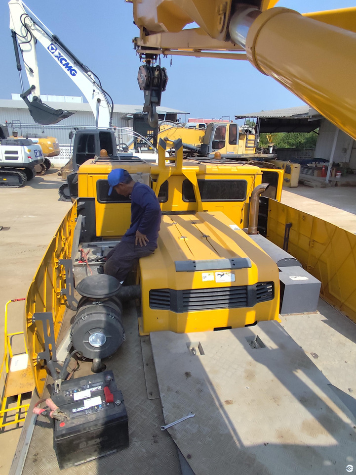 XCMG XCT30_Y 30ton truck crane diesel lift machine for sale - Građevinski strojevi: slika XCMG XCT30_Y 30ton truck crane diesel lift machine for sale - Građevinski strojevi XCMG XCT30_Y 30ton truck crane diesel lift machine for sale - Građevinski strojevi: slika XCMG XCT30_Y 30ton truck crane diesel lift machine for sale - Građevinski strojevi