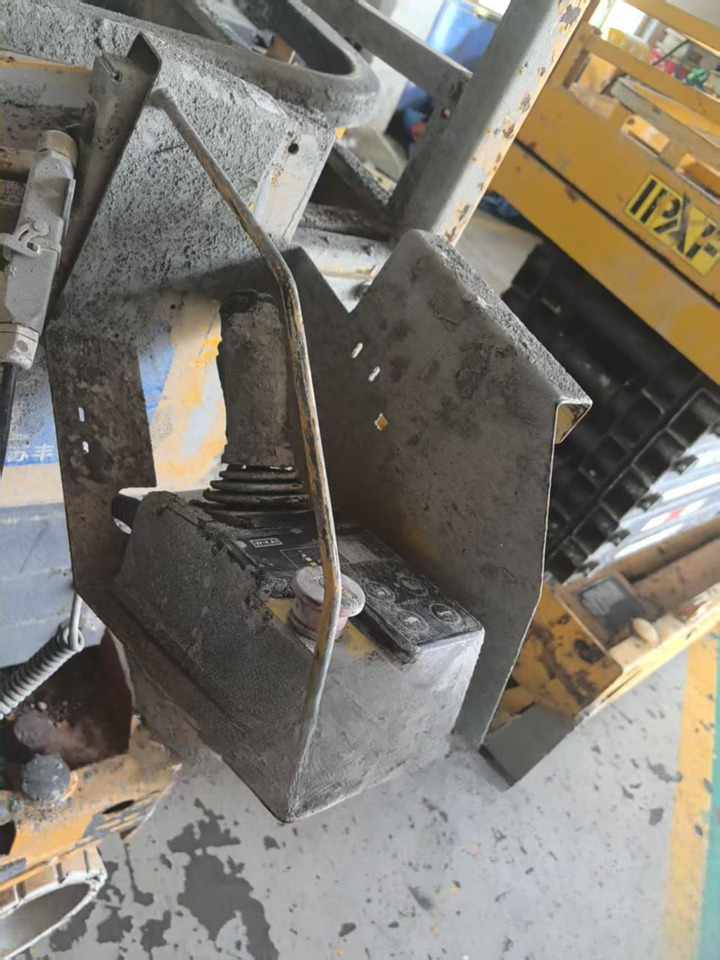 XCMG GTJZ1212 12m used lifting work table scissor lift price - Škarasta podizna platforma: slika XCMG GTJZ1212 12m used lifting work table scissor lift price - Škarasta podizna platforma XCMG GTJZ1212 12m used lifting work table scissor lift price - Škarasta podizna platforma: slika XCMG GTJZ1212 12m used lifting work table scissor lift price - Škarasta podizna platforma