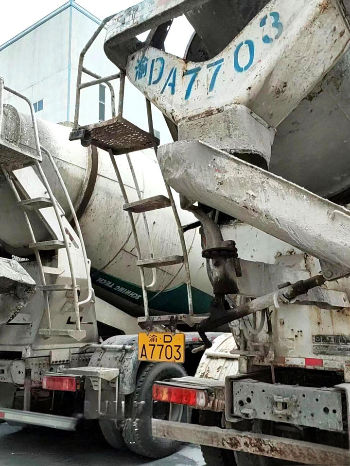 XCMG Manufacturer Used Cement Mixer Truck G4804B 12m³ Truck-mounted Concrete Mixer Truck - Automješalica: slika XCMG Manufacturer Used Cement Mixer Truck G4804B 12m³ Truck-mounted Concrete Mixer Truck - Automješalica XCMG Manufacturer Used Cement Mixer Truck G4804B 12m³ Truck-mounted Concrete Mixer Truck - Automješalica: slika XCMG Manufacturer Used Cement Mixer Truck G4804B 12m³ Truck-mounted Concrete Mixer Truck - Automješalica