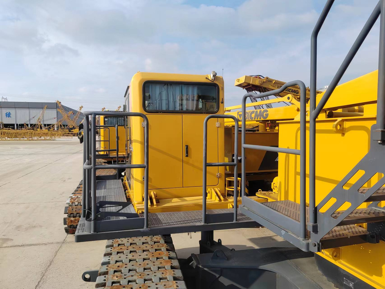 XCMG Officail Used Hydraulic Crane 130 Ton XGC130-I Mobile Crawler Crane For Sale - Dizalica gusjeničar: slika XCMG Officail Used Hydraulic Crane 130 Ton XGC130-I Mobile Crawler Crane For Sale - Dizalica gusjeničar XCMG Officail Used Hydraulic Crane 130 Ton XGC130-I Mobile Crawler Crane For Sale - Dizalica gusjeničar: slika XCMG Officail Used Hydraulic Crane 130 Ton XGC130-I Mobile Crawler Crane For Sale - Dizalica gusjeničar