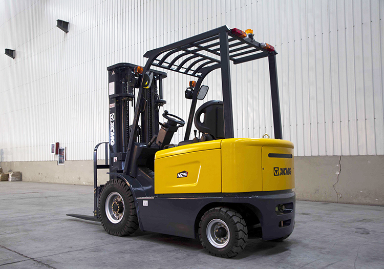 XCMG Official 1.5 ton 2ton 2.5tons 3 tons 3.5T 4 Wheel Electric Forklift - Električni viličar: slika XCMG Official 1.5 ton 2ton 2.5tons 3 tons 3.5T 4 Wheel Electric Forklift - Električni viličar XCMG Official 1.5 ton 2ton 2.5tons 3 tons 3.5T 4 Wheel Electric Forklift - Električni viličar: slika XCMG Official 1.5 ton 2ton 2.5tons 3 tons 3.5T 4 Wheel Electric Forklift - Električni viličar