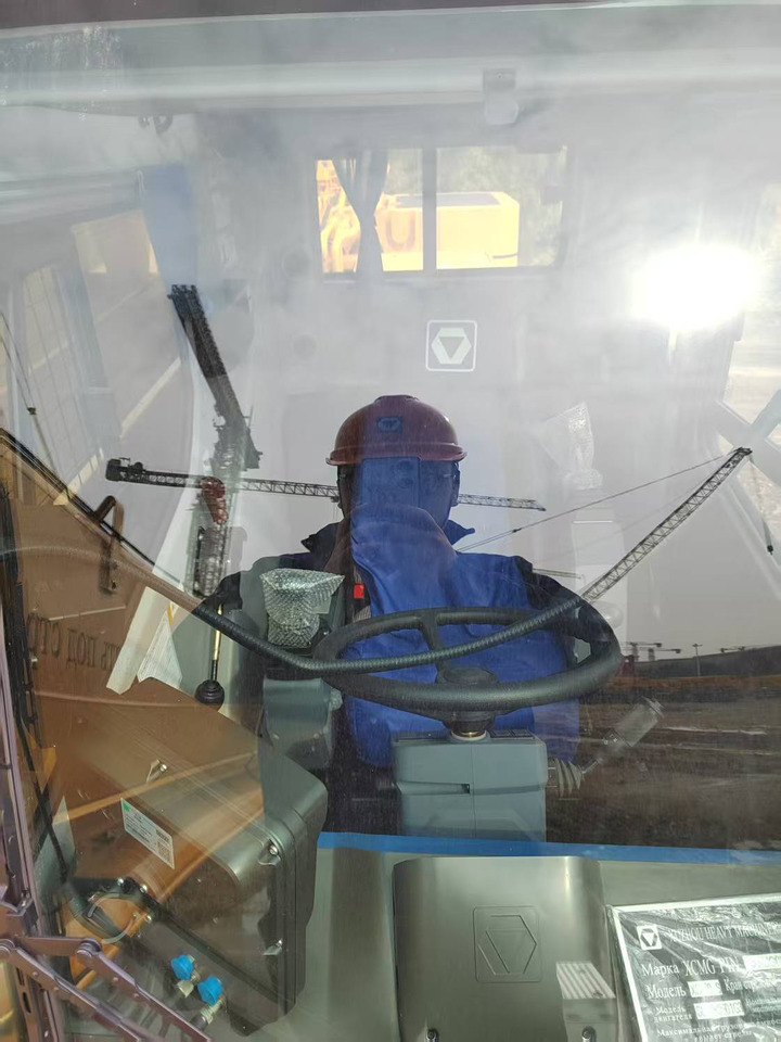 XCMG Official Second Hand Rough Terrain Cranes XCR70_S 70t Truck Crane Price For Sale - Autodizalica za teške terene: slika XCMG Official Second Hand Rough Terrain Cranes XCR70_S 70t Truck Crane Price For Sale - Autodizalica za teške terene XCMG Official Second Hand Rough Terrain Cranes XCR70_S 70t Truck Crane Price For Sale - Autodizalica za teške terene: slika XCMG Official Second Hand Rough Terrain Cranes XCR70_S 70t Truck Crane Price For Sale - Autodizalica za teške terene
