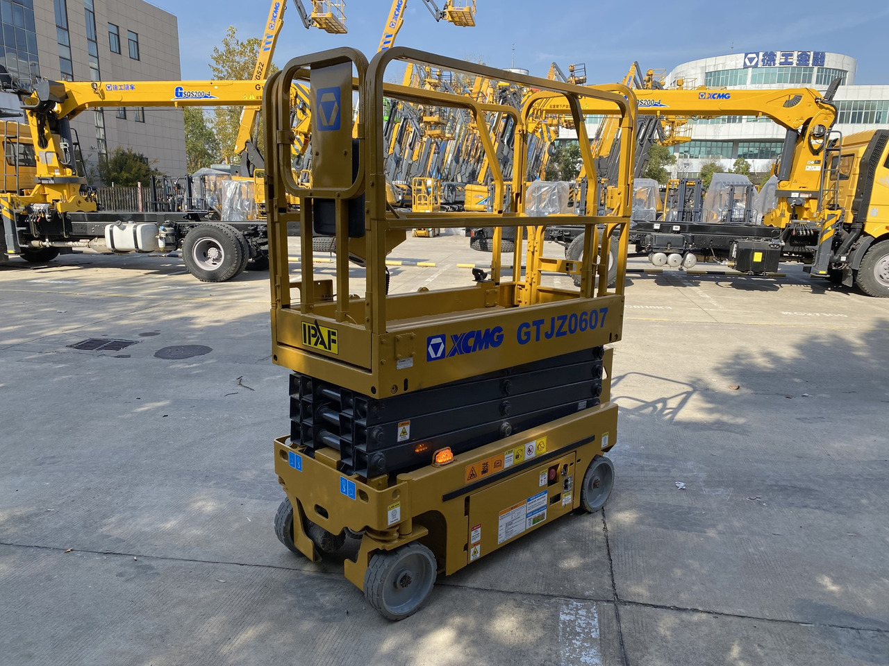 XCMG Official Used Aerial Work Platforms GTJZ0607 Mobile Scissor Lift For Sale - Škarasta podizna platforma: slika XCMG Official Used Aerial Work Platforms GTJZ0607 Mobile Scissor Lift For Sale - Škarasta podizna platforma XCMG Official Used Aerial Work Platforms GTJZ0607 Mobile Scissor Lift For Sale - Škarasta podizna platforma: slika XCMG Official Used Aerial Work Platforms GTJZ0607 Mobile Scissor Lift For Sale - Škarasta podizna platforma