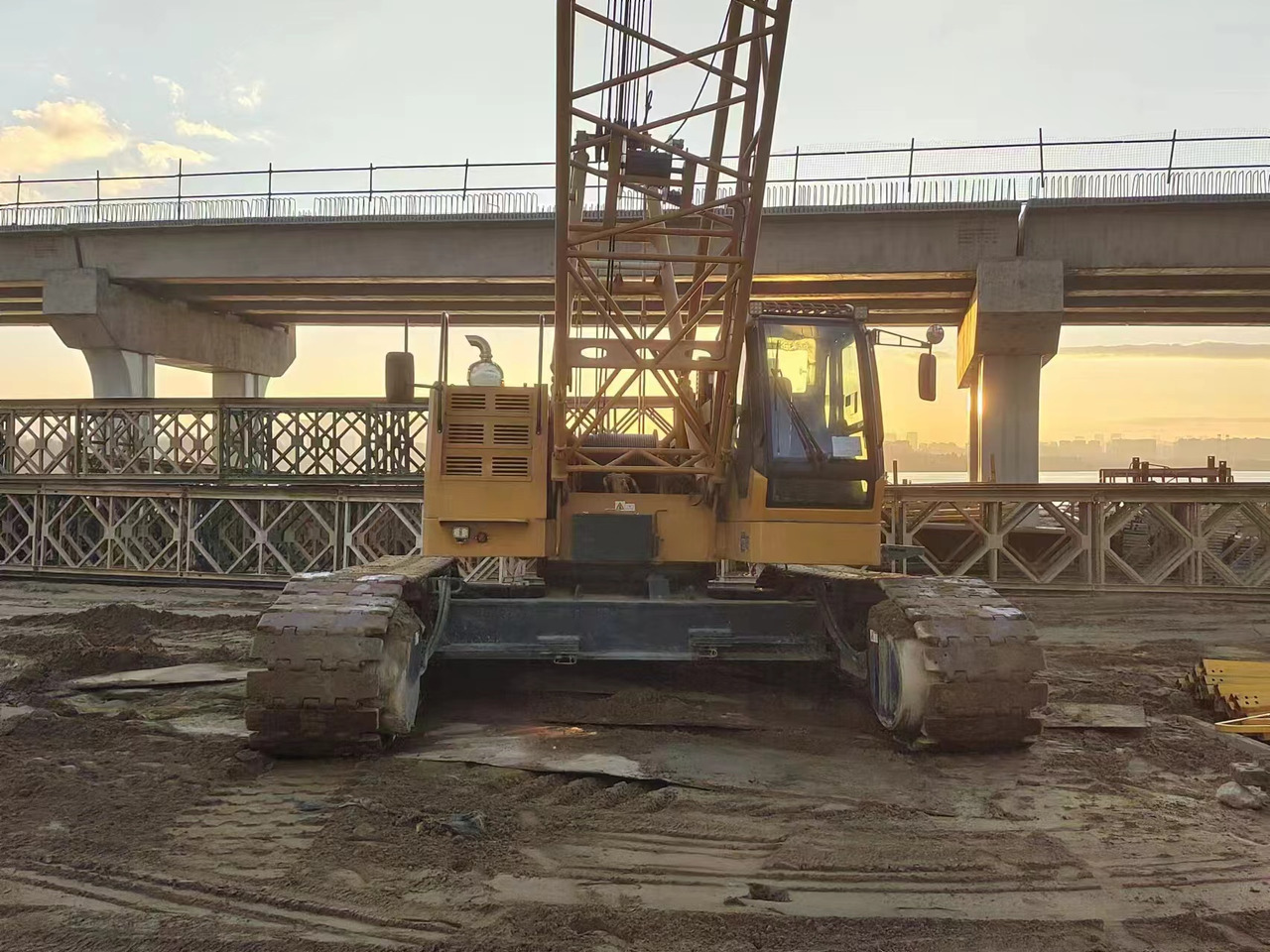 XCMG Official Used Mini Mobile Crane XGC75 75 Ton Crawler Crane With Cheap Price - Dizalica gusjeničar: slika XCMG Official Used Mini Mobile Crane XGC75 75 Ton Crawler Crane With Cheap Price - Dizalica gusjeničar XCMG Official Used Mini Mobile Crane XGC75 75 Ton Crawler Crane With Cheap Price - Dizalica gusjeničar: slika XCMG Official Used Mini Mobile Crane XGC75 75 Ton Crawler Crane With Cheap Price - Dizalica gusjeničar