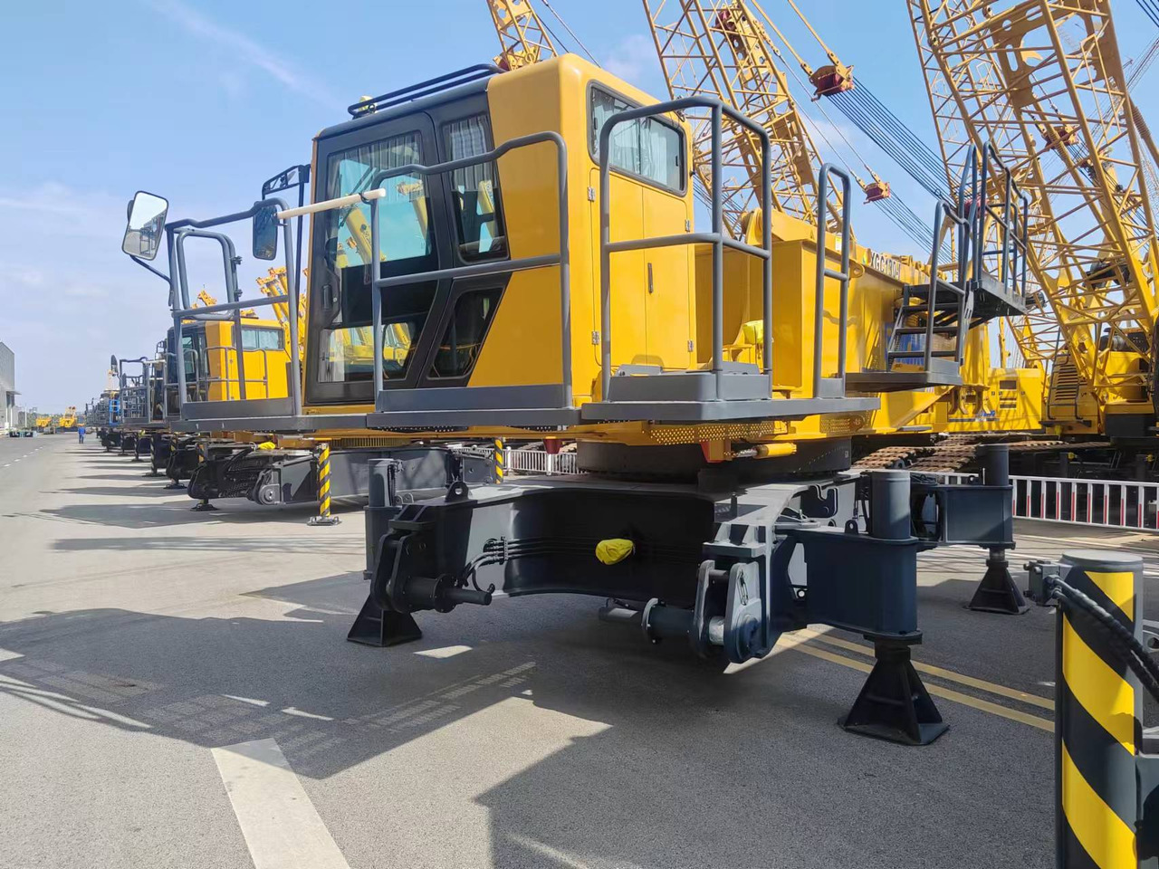XCMG Official Used Mobile Crawler Crane XGC130-I 130 Ton Hydraulic Diesel Crane Hot Sale - Dizalica gusjeničar: slika XCMG Official Used Mobile Crawler Crane XGC130-I 130 Ton Hydraulic Diesel Crane Hot Sale - Dizalica gusjeničar XCMG Official Used Mobile Crawler Crane XGC130-I 130 Ton Hydraulic Diesel Crane Hot Sale - Dizalica gusjeničar: slika XCMG Official Used Mobile Crawler Crane XGC130-I 130 Ton Hydraulic Diesel Crane Hot Sale - Dizalica gusjeničar