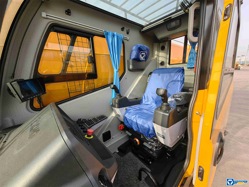 XCMG QY130K8C 130ton used crane boom truck for sale - Autodizalica: slika XCMG QY130K8C 130ton used crane boom truck for sale - Autodizalica XCMG QY130K8C 130ton used crane boom truck for sale - Autodizalica: slika XCMG QY130K8C 130ton used crane boom truck for sale - Autodizalica