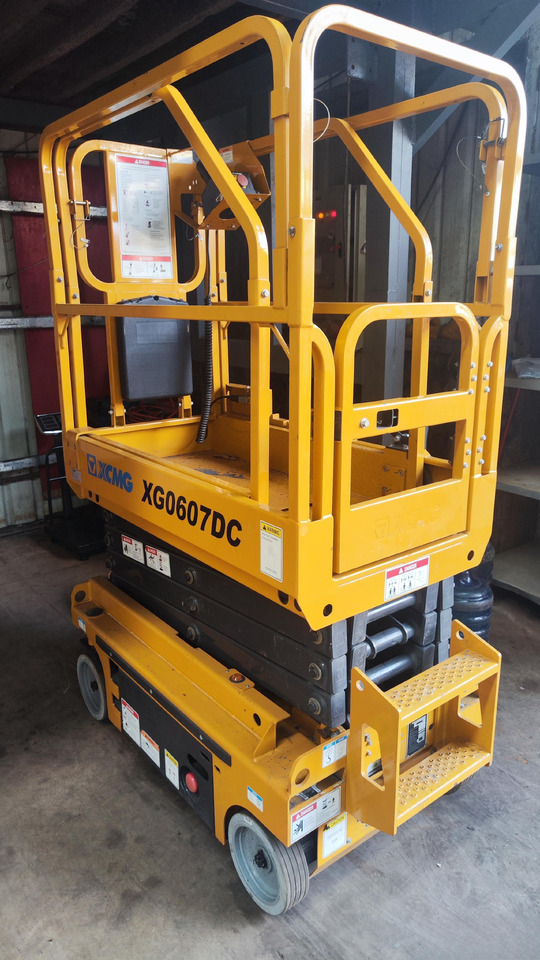 XCMG XG0607DC 6m diesel wheeled scissor lift for sale - Škarasta podizna platforma: slika XCMG XG0607DC 6m diesel wheeled scissor lift for sale - Škarasta podizna platforma XCMG XG0607DC 6m diesel wheeled scissor lift for sale - Škarasta podizna platforma: slika XCMG XG0607DC 6m diesel wheeled scissor lift for sale - Škarasta podizna platforma