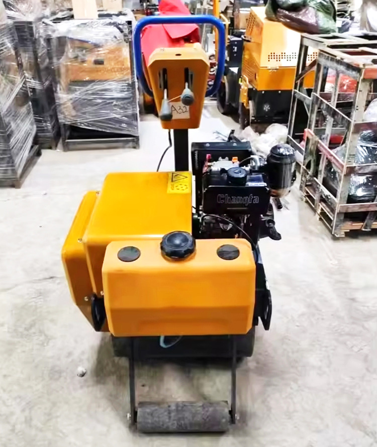 XCMG XMR040 small hand light hydraulic road roller for sale - Mini valjak: slika XCMG XMR040 small hand light hydraulic road roller for sale - Mini valjak XCMG XMR040 small hand light hydraulic road roller for sale - Mini valjak: slika XCMG XMR040 small hand light hydraulic road roller for sale - Mini valjak