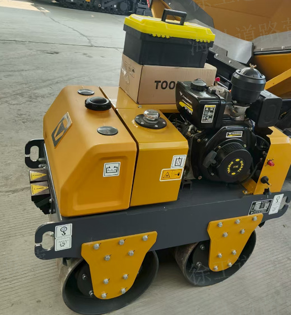 XCMG XMR050 small double mini vibration drum vibratory road roller price - Mini valjak: slika XCMG XMR050 small double mini vibration drum vibratory road roller price - Mini valjak XCMG XMR050 small double mini vibration drum vibratory road roller price - Mini valjak: slika XCMG XMR050 small double mini vibration drum vibratory road roller price - Mini valjak