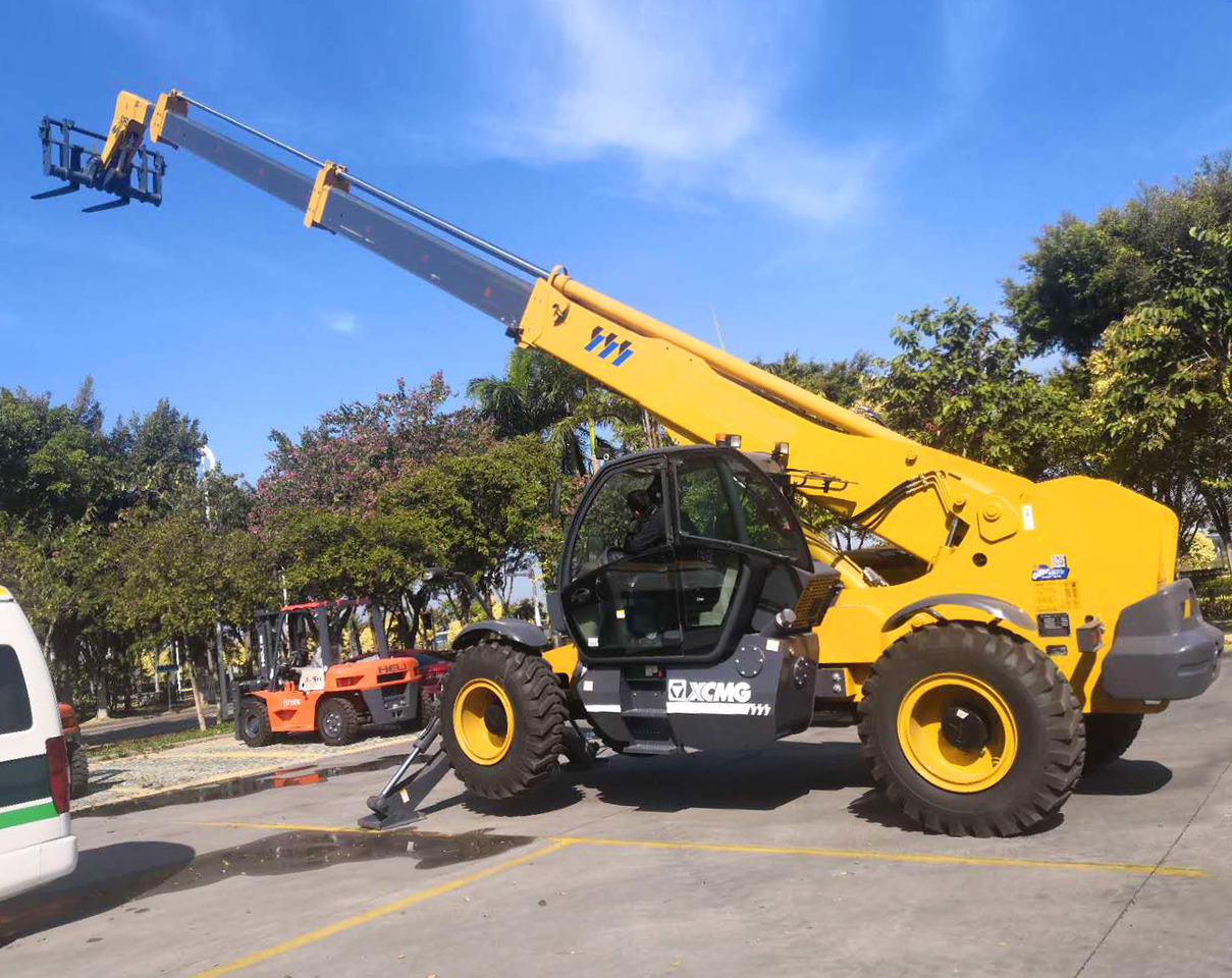 XCMG XTF1256K 5.4ton used diesel forklift loader telehandler for sale - Teleskopski rukovatelj: slika XCMG XTF1256K 5.4ton used diesel forklift loader telehandler for sale - Teleskopski rukovatelj XCMG XTF1256K 5.4ton used diesel forklift loader telehandler for sale - Teleskopski rukovatelj: slika XCMG XTF1256K 5.4ton used diesel forklift loader telehandler for sale - Teleskopski rukovatelj