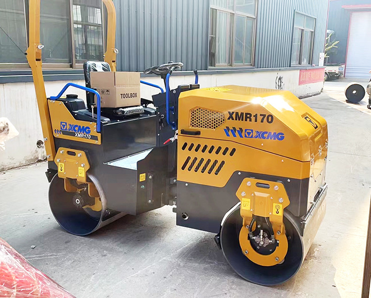 XCMG official brand new 1.7 ton small road roller XMR170 - Mini valjak: slika XCMG official brand new 1.7 ton small road roller XMR170 - Mini valjak XCMG official brand new 1.7 ton small road roller XMR170 - Mini valjak: slika XCMG official brand new 1.7 ton small road roller XMR170 - Mini valjak
