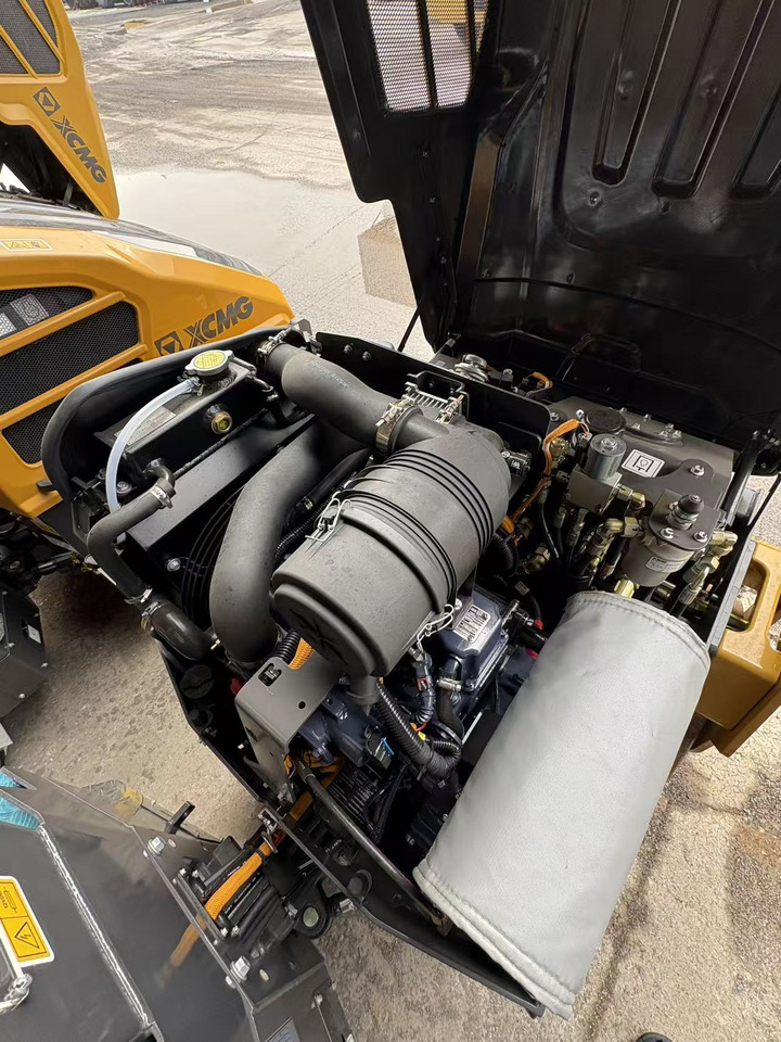 XCMG small XD120 Double Drum Vibratory Road Roller - Mini valjak: slika XCMG small XD120 Double Drum Vibratory Road Roller - Mini valjak XCMG small XD120 Double Drum Vibratory Road Roller - Mini valjak: slika XCMG small XD120 Double Drum Vibratory Road Roller - Mini valjak
