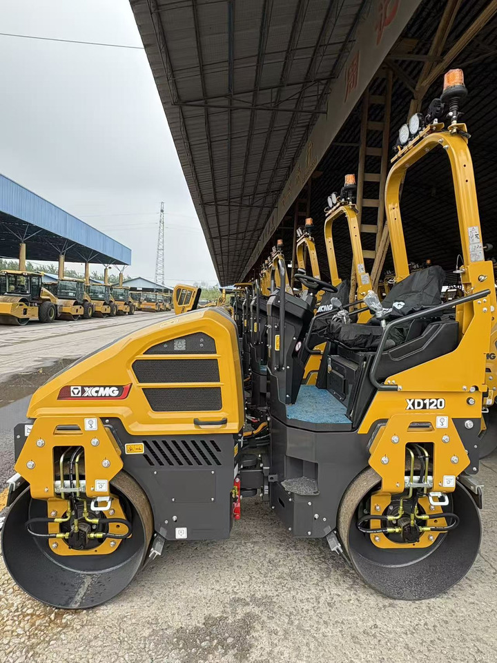 XCMG small XD120 Double Drum Vibratory Road Roller - Mini valjak: slika XCMG small XD120 Double Drum Vibratory Road Roller - Mini valjak XCMG small XD120 Double Drum Vibratory Road Roller - Mini valjak: slika XCMG small XD120 Double Drum Vibratory Road Roller - Mini valjak