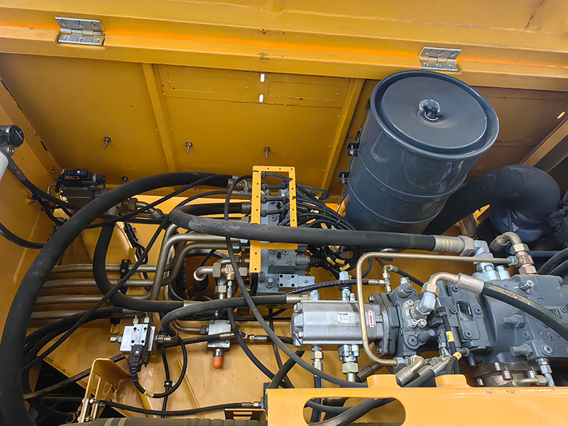 XCMG used XCT110 110ton telescopic boom truck crane mobile for sale - Dizalica: slika XCMG used XCT110 110ton telescopic boom truck crane mobile for sale - Dizalica XCMG used XCT110 110ton telescopic boom truck crane mobile for sale - Dizalica: slika XCMG used XCT110 110ton telescopic boom truck crane mobile for sale - Dizalica