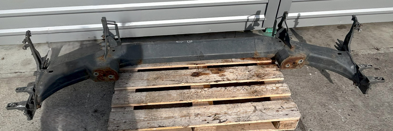 DAF CF EURO 6 BUMPER BEAM WITH STEP BRACKETS - Branik: slika DAF CF EURO 6 BUMPER BEAM WITH STEP BRACKETS - Branik DAF CF EURO 6 BUMPER BEAM WITH STEP BRACKETS - Branik: slika DAF CF EURO 6 BUMPER BEAM WITH STEP BRACKETS - Branik