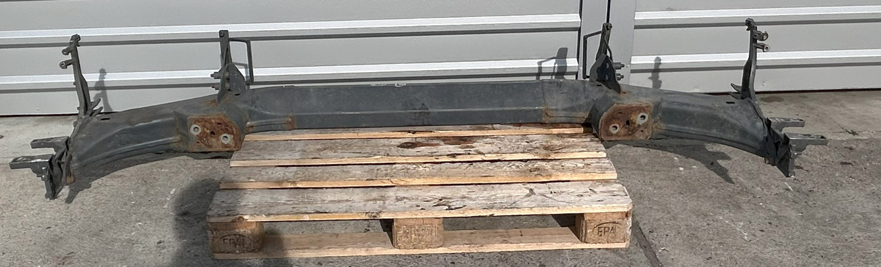 DAF CF EURO 6 BUMPER BEAM WITH STEP BRACKETS - Branik: slika DAF CF EURO 6 BUMPER BEAM WITH STEP BRACKETS - Branik DAF CF EURO 6 BUMPER BEAM WITH STEP BRACKETS - Branik: slika DAF CF EURO 6 BUMPER BEAM WITH STEP BRACKETS - Branik